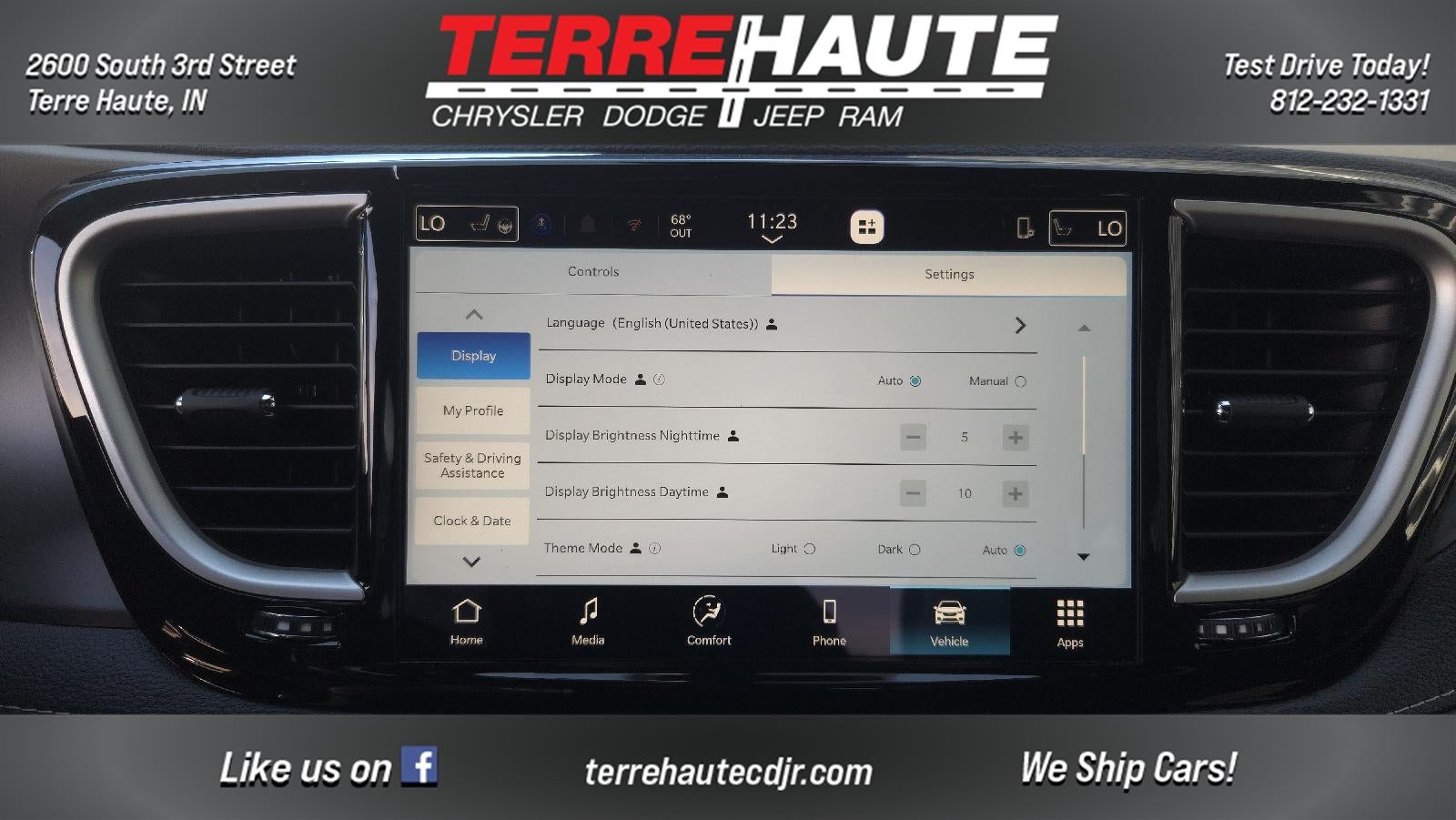 2027 Chrysler Pacifica Select