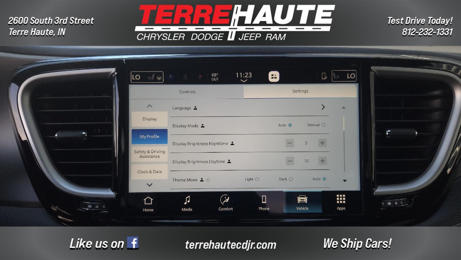2027 Chrysler Pacifica Select