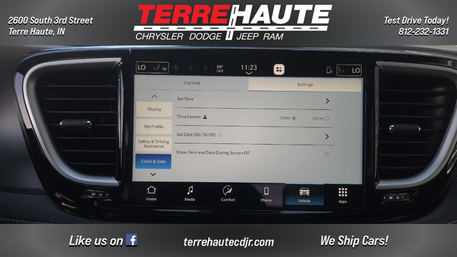 2027 Chrysler Pacifica Select