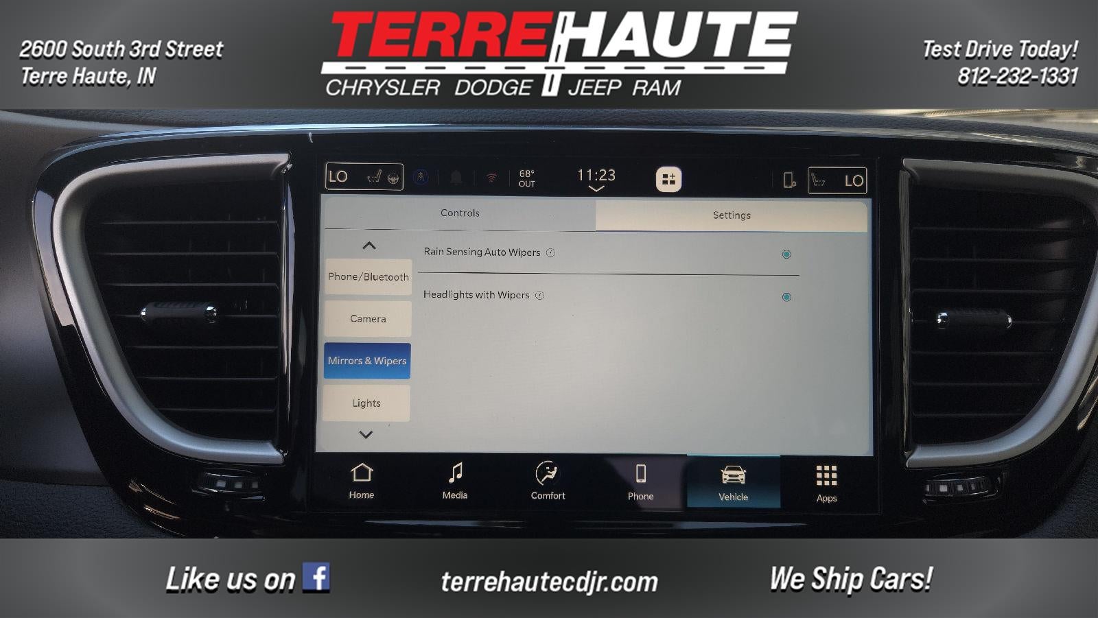 2027 Chrysler Pacifica Select