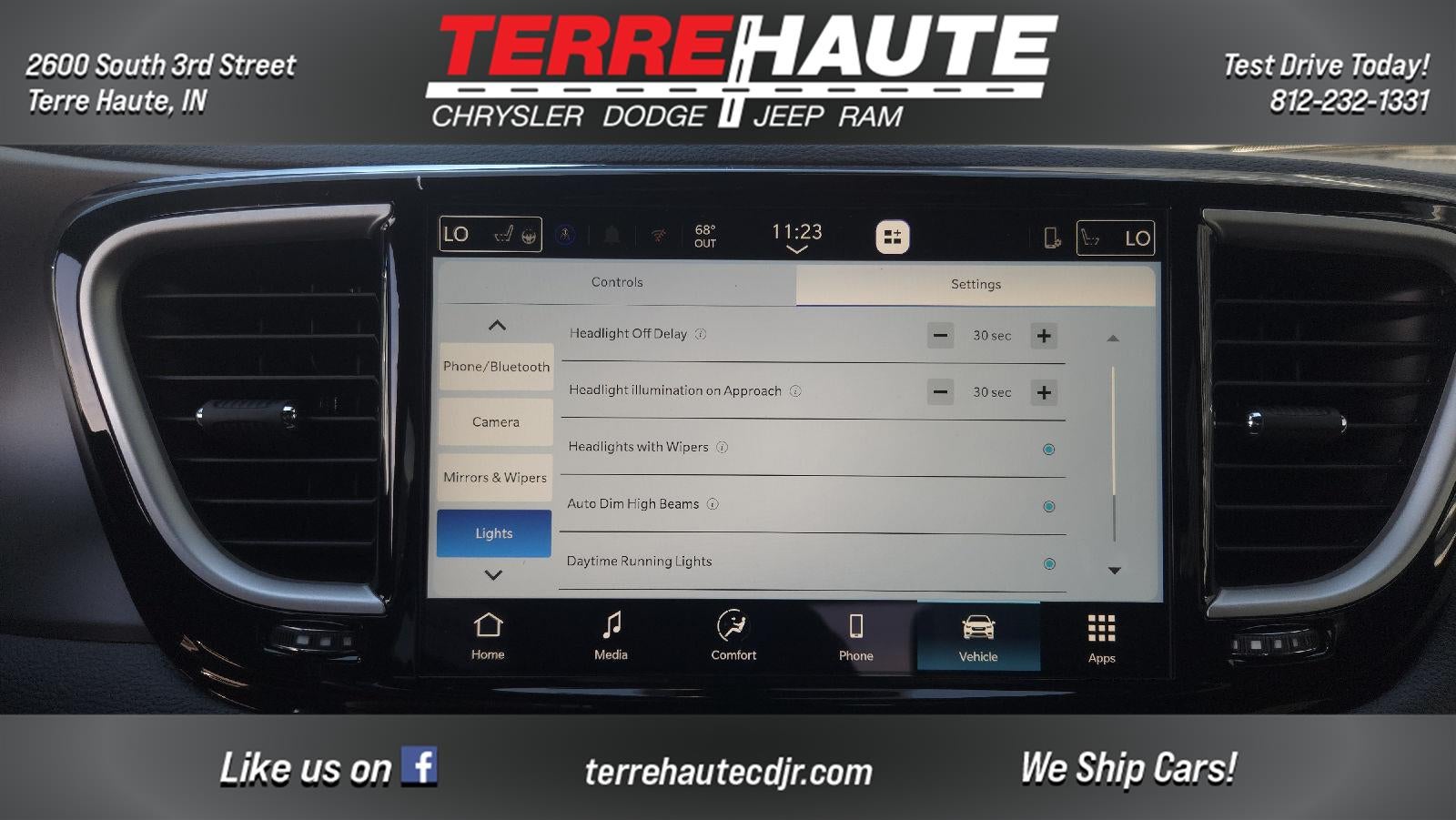 2027 Chrysler Pacifica Select
