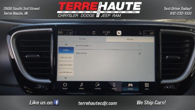 2027 Chrysler Pacifica Select