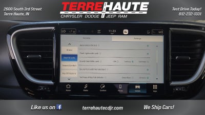 2027 Chrysler Pacifica Select