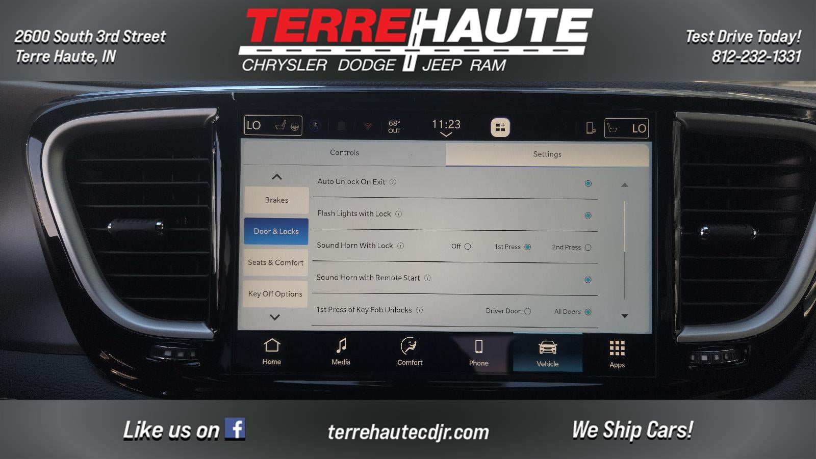 2027 Chrysler Pacifica Select