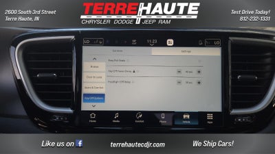 2027 Chrysler Pacifica Select