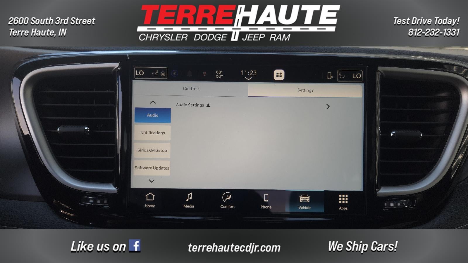 2027 Chrysler Pacifica Select