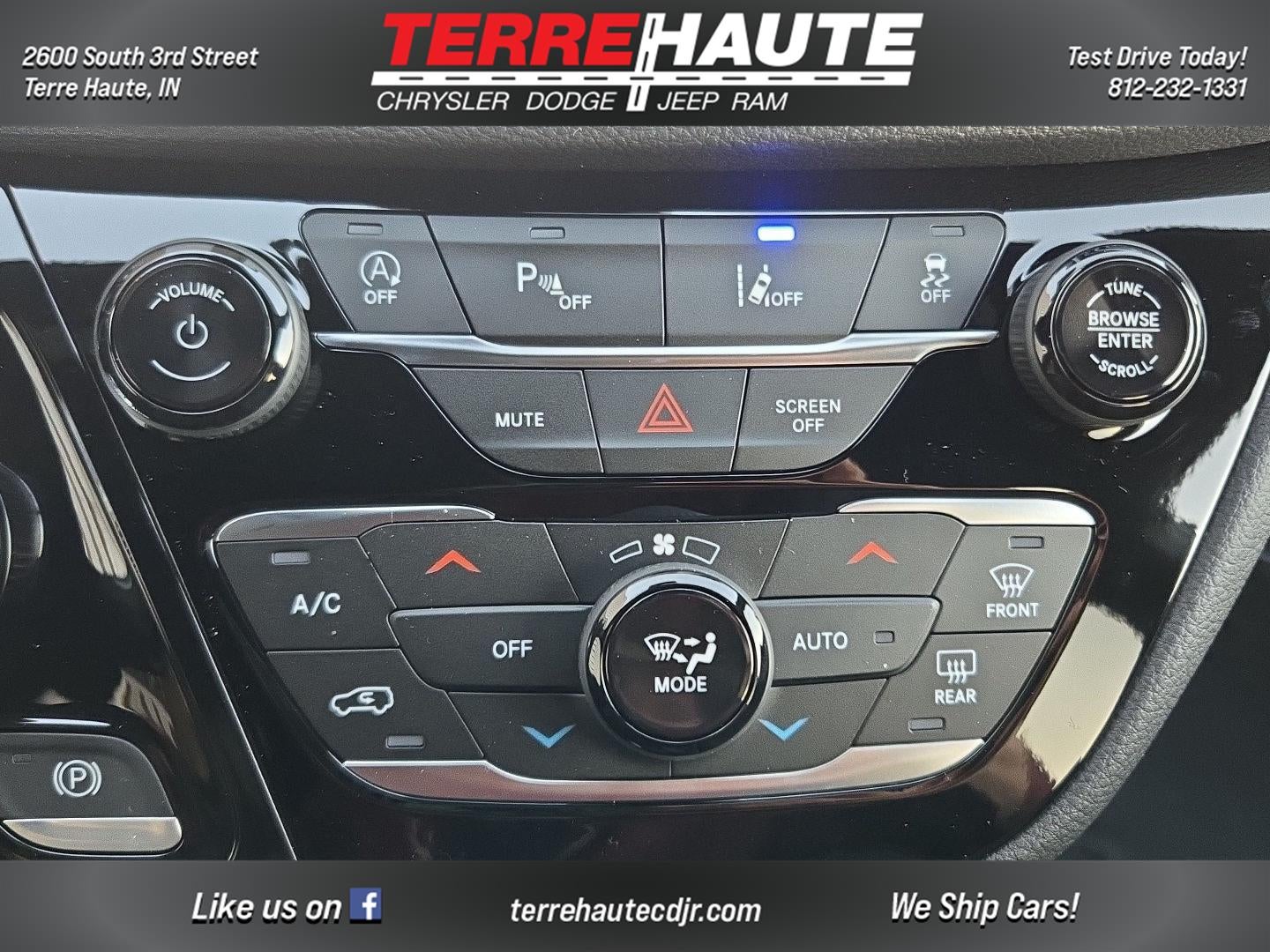 2026 Chrysler Pacifica Select