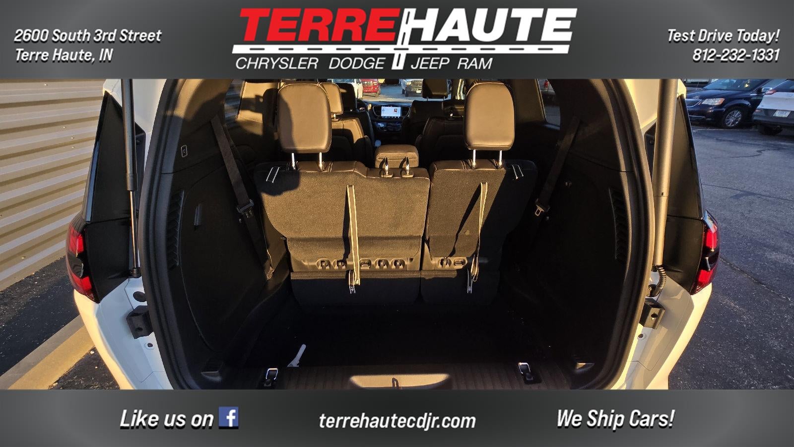 2026 Chrysler Pacifica Select