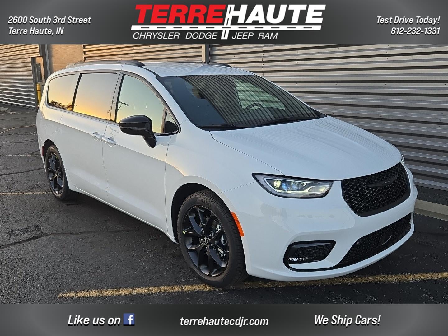 2026 Chrysler Pacifica Select