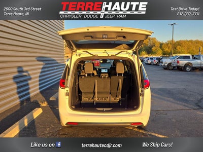 2026 Chrysler Pacifica Select