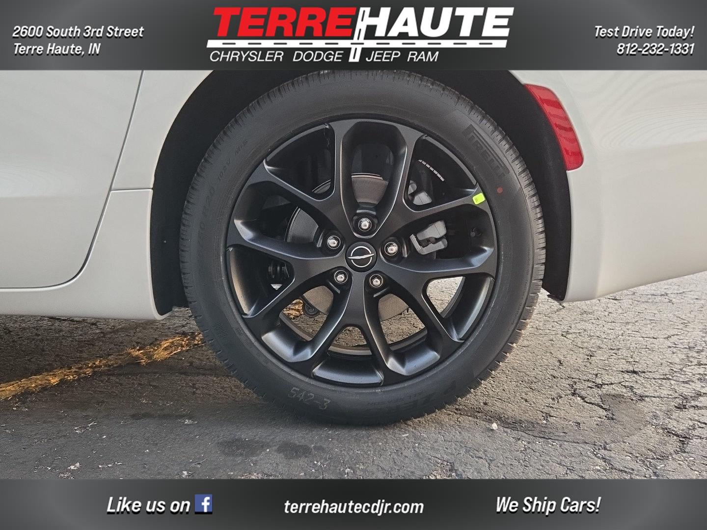 2026 Chrysler Pacifica Select