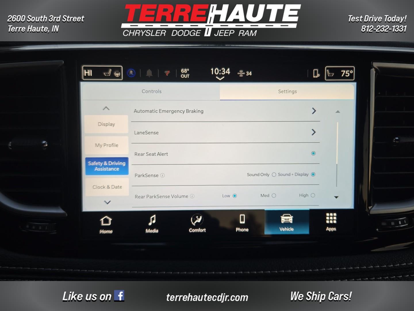 2026 Chrysler Pacifica Select