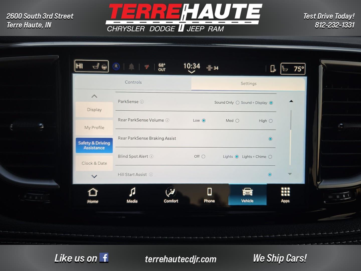 2026 Chrysler Pacifica Select