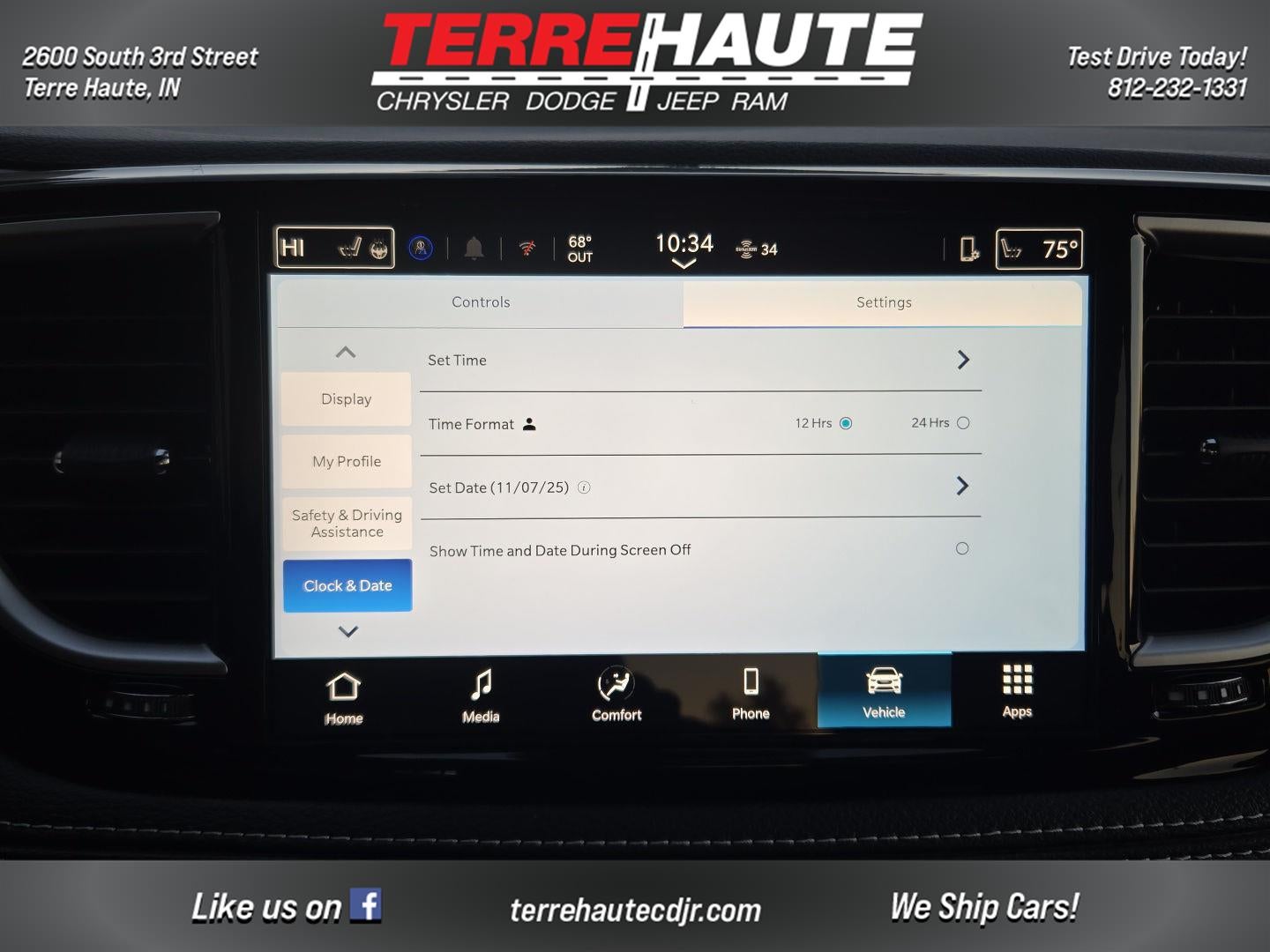 2026 Chrysler Pacifica Select