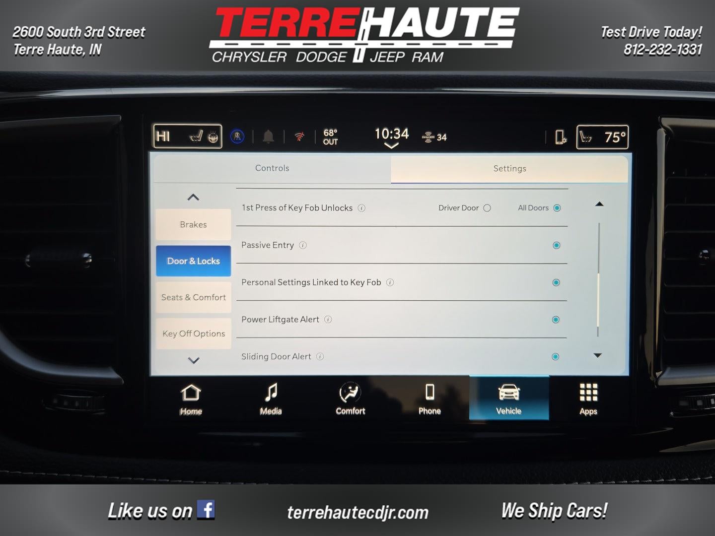 2026 Chrysler Pacifica Select