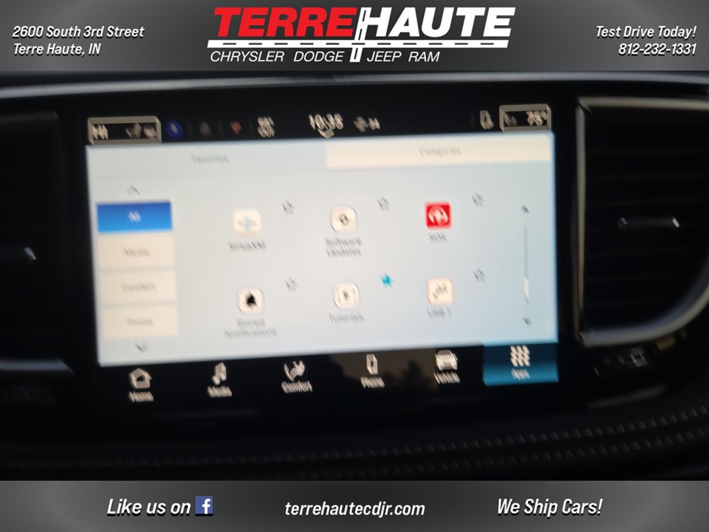 2026 Chrysler Pacifica Select