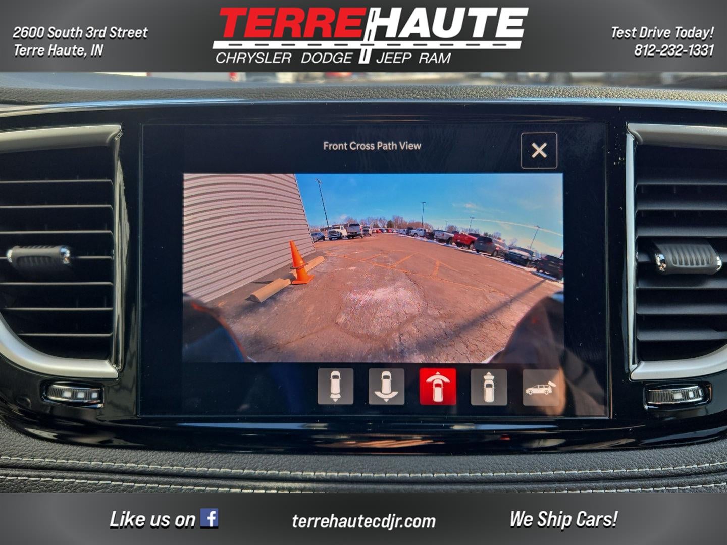 2026 Chrysler Pacifica Select