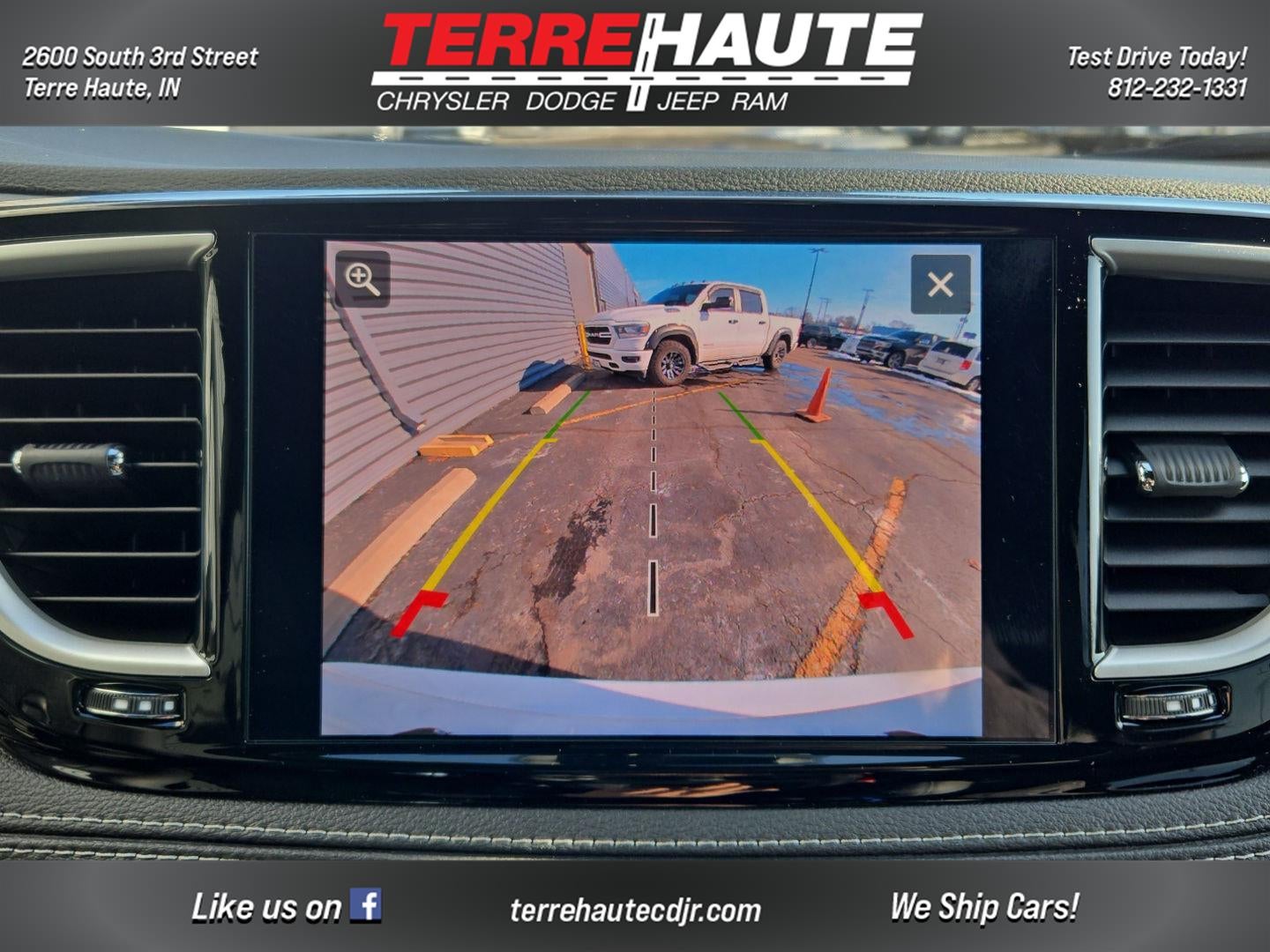 2026 Chrysler Pacifica Select