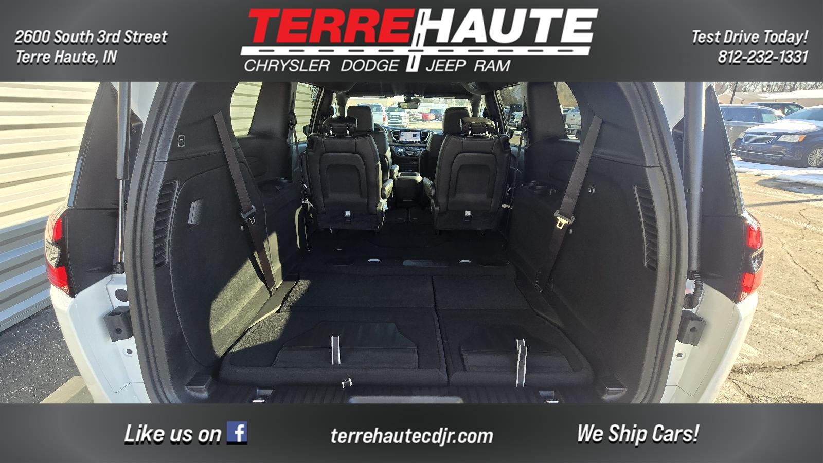 2026 Chrysler Pacifica Select