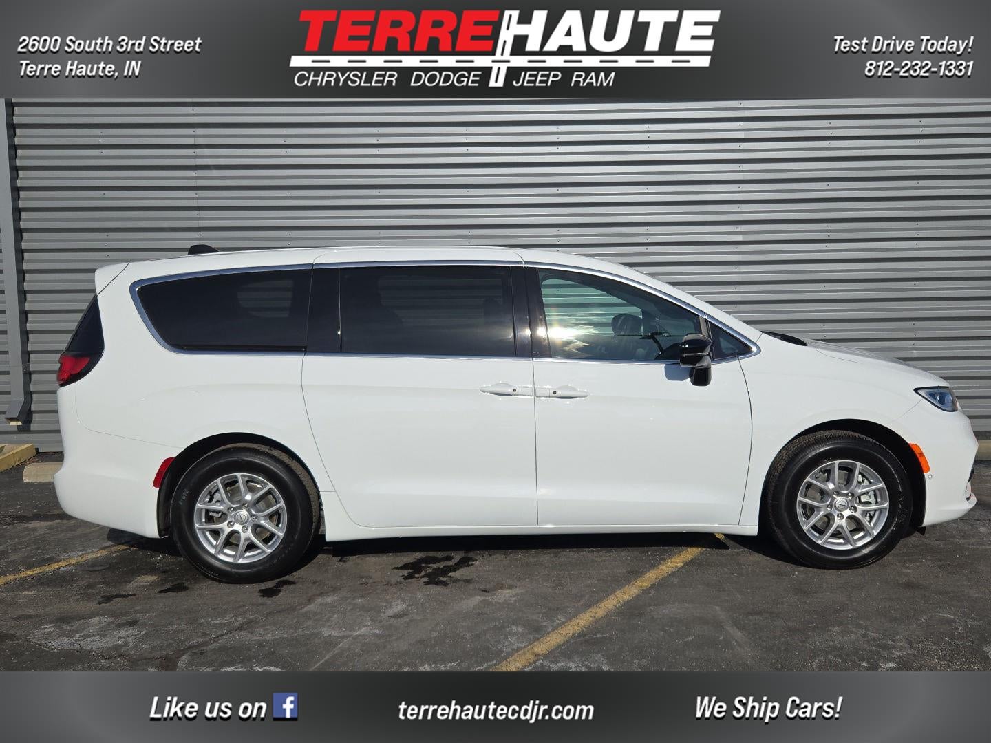 2026 Chrysler Pacifica Select