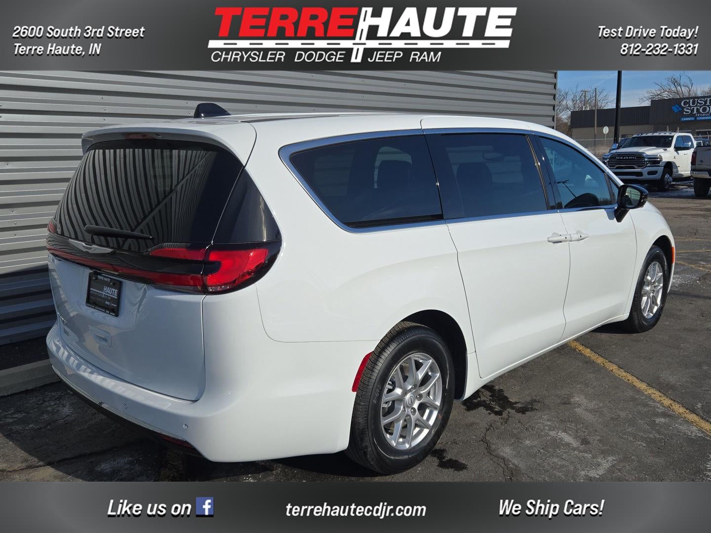 2026 Chrysler Pacifica Select
