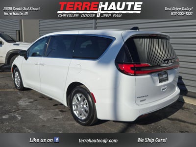 2026 Chrysler Pacifica Select