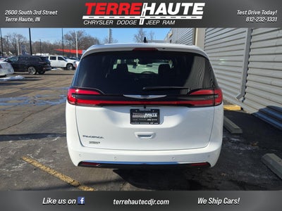 2026 Chrysler Pacifica Select