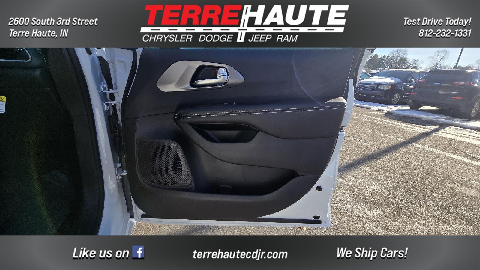 2026 Chrysler Pacifica Select