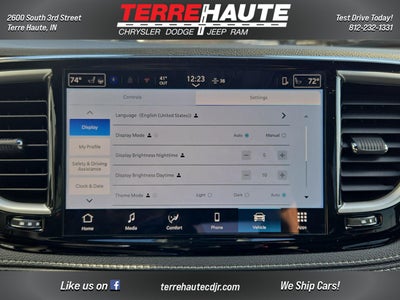 2026 Chrysler Pacifica Select