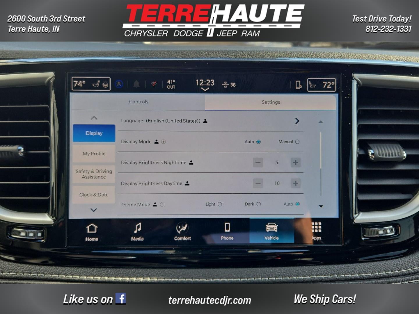 2026 Chrysler Pacifica Select