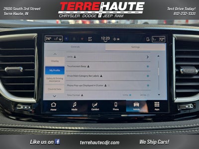 2026 Chrysler Pacifica Select