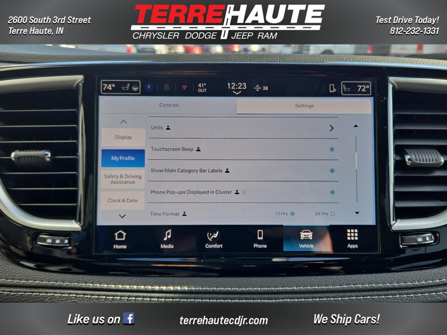 2026 Chrysler Pacifica Select