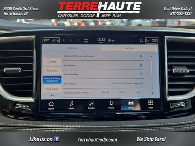 2026 Chrysler Pacifica Select