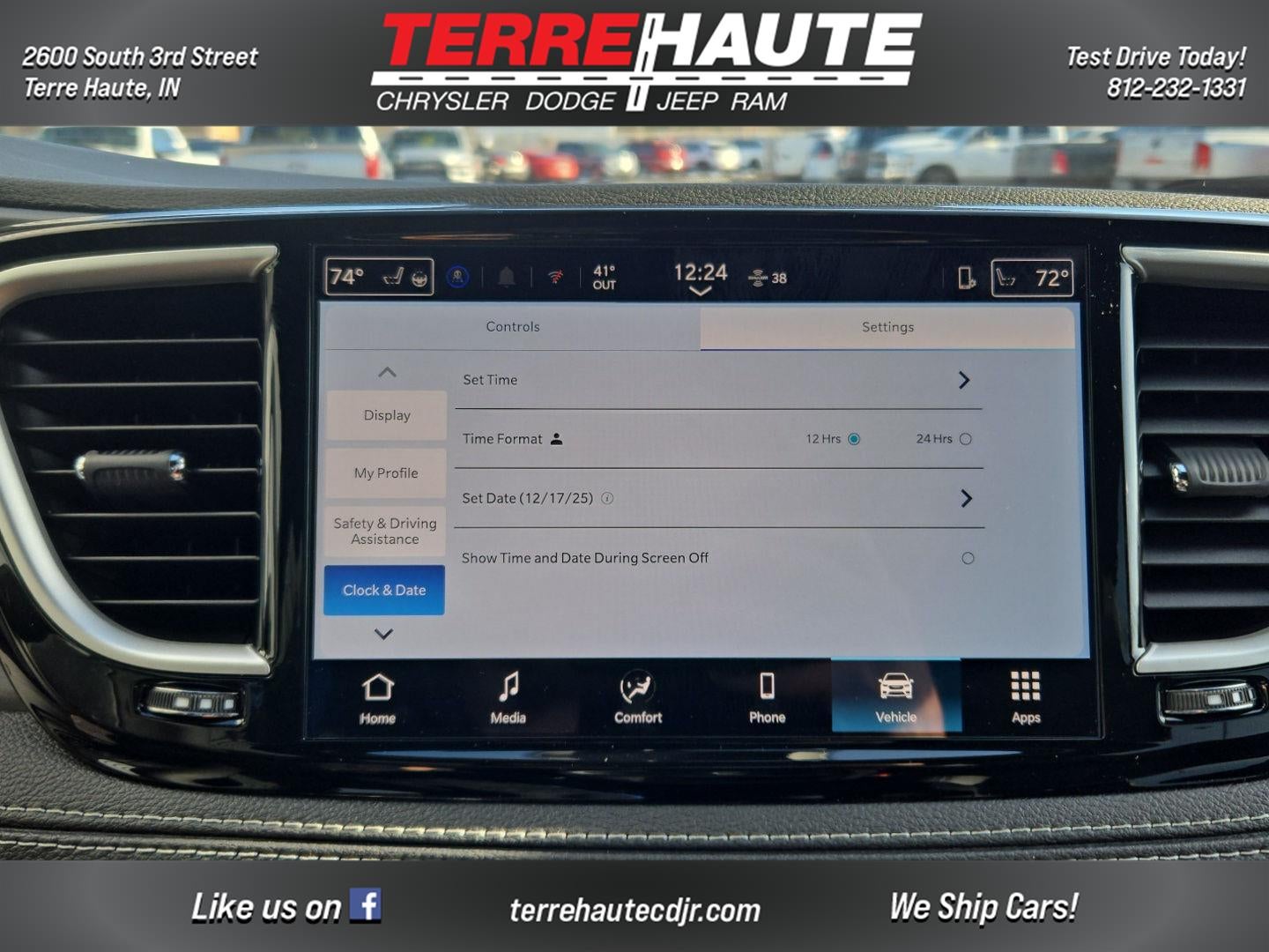 2026 Chrysler Pacifica Select