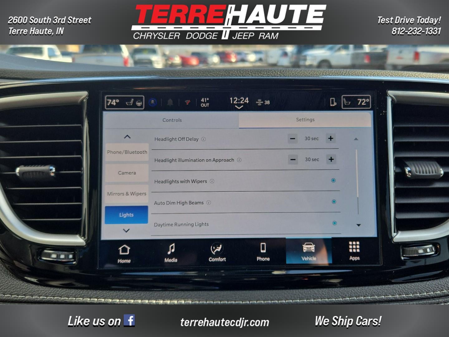 2026 Chrysler Pacifica Select