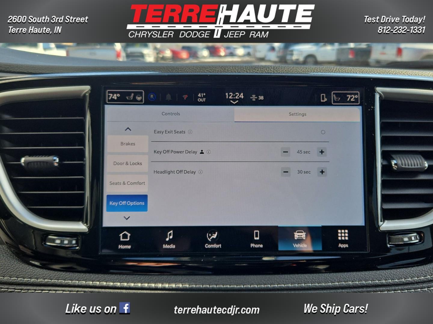 2026 Chrysler Pacifica Select