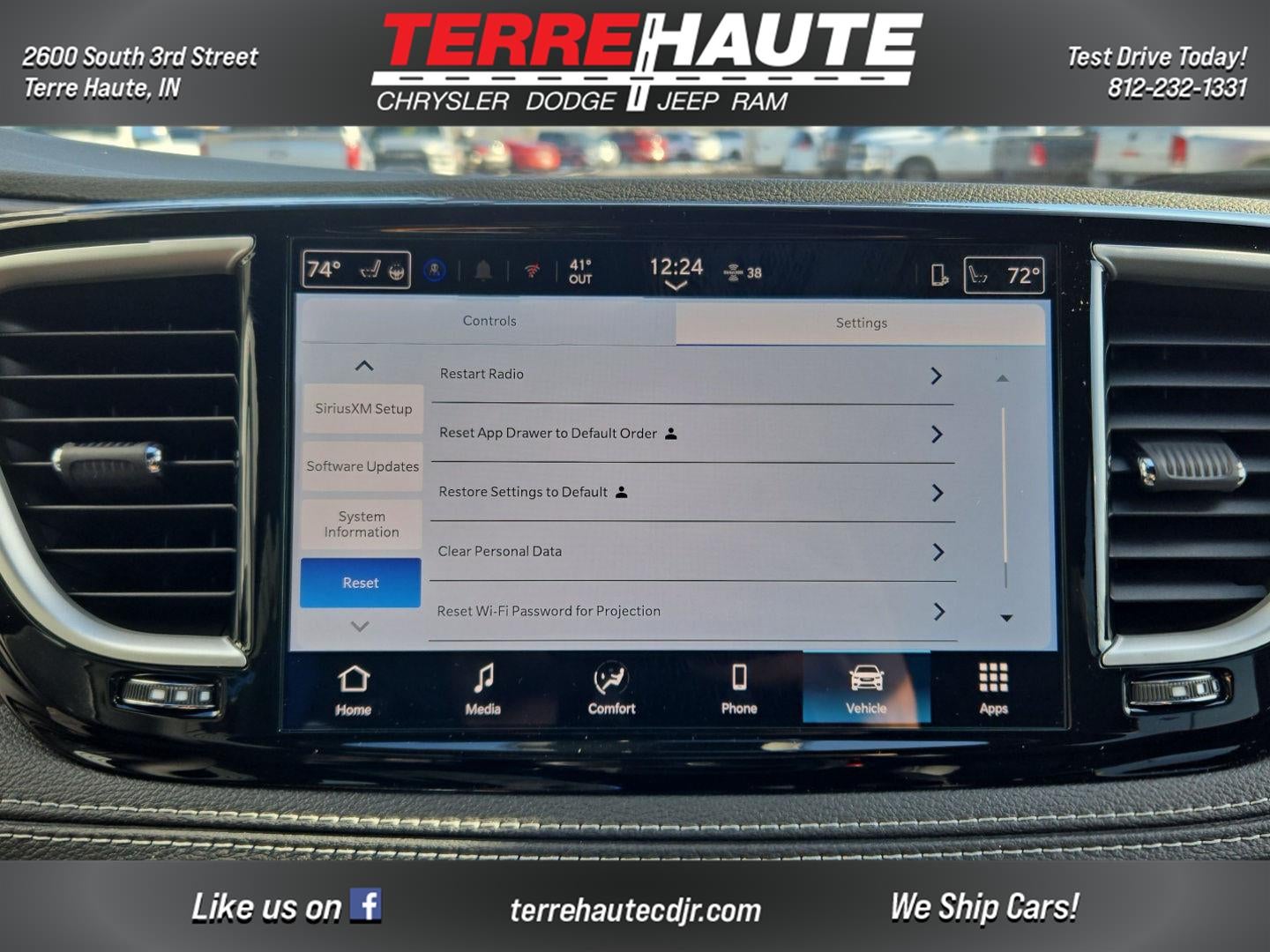 2026 Chrysler Pacifica Select