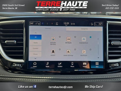 2026 Chrysler Pacifica Select