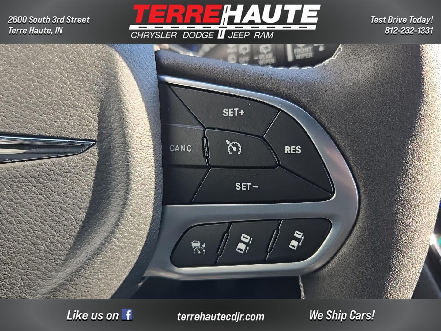 2026 Chrysler Pacifica Select