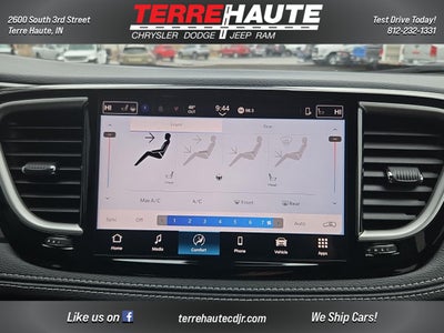 2026 Chrysler Pacifica Select