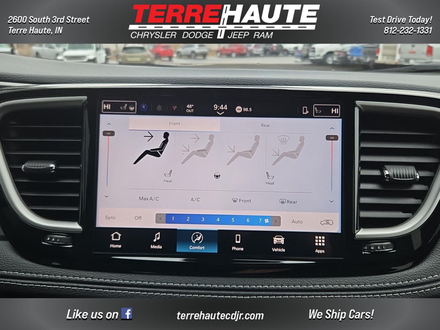 2026 Chrysler Pacifica Select