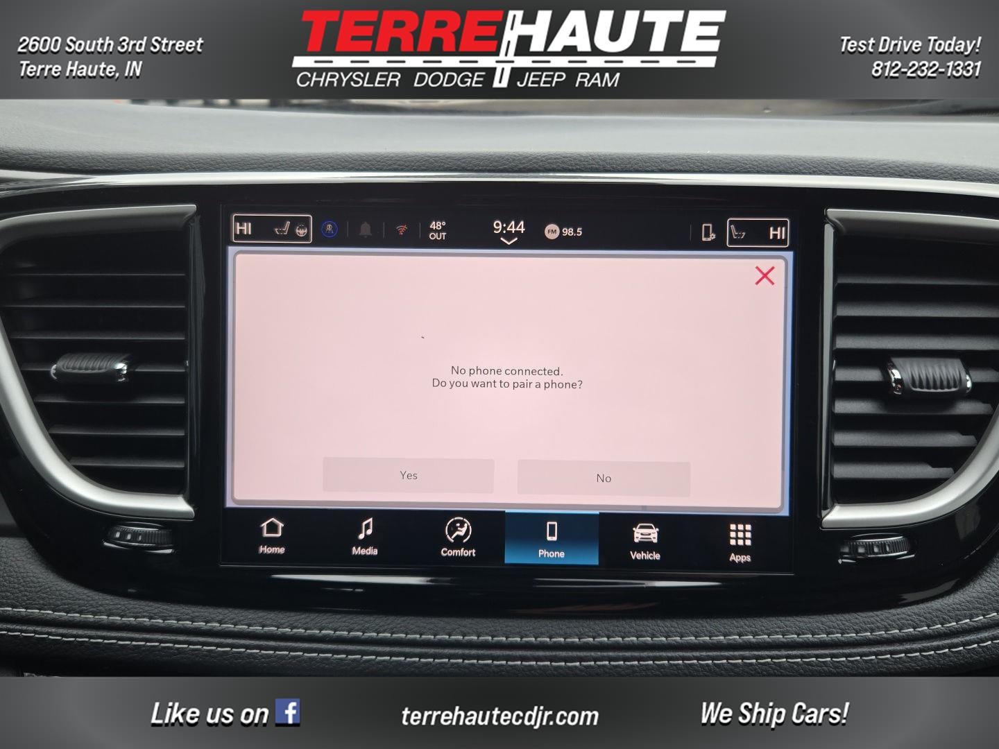 2026 Chrysler Pacifica Select