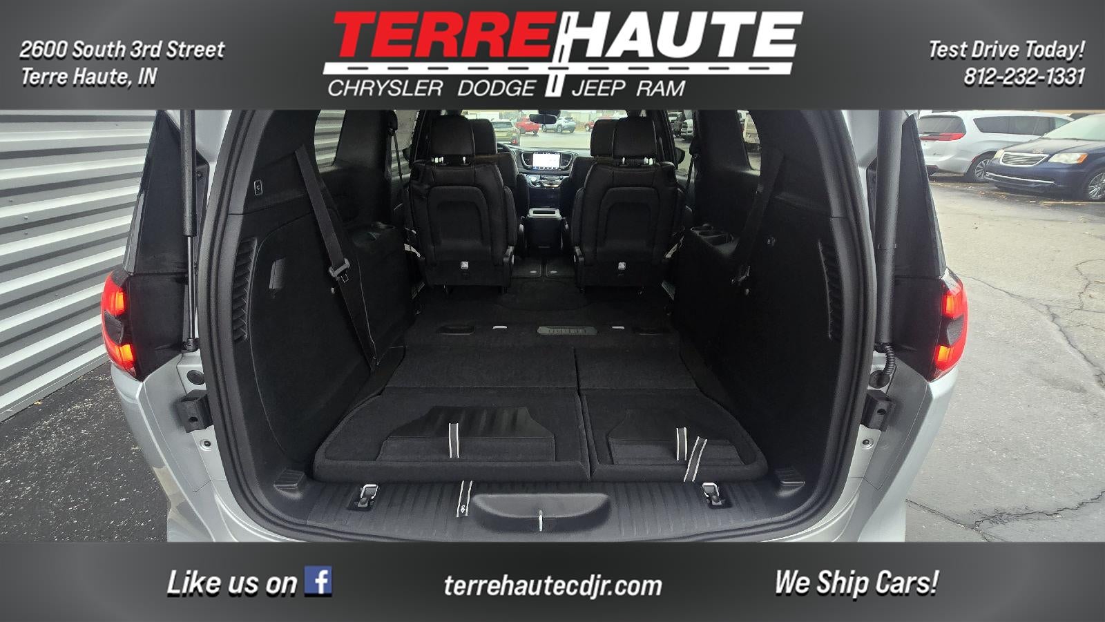 2026 Chrysler Pacifica Select