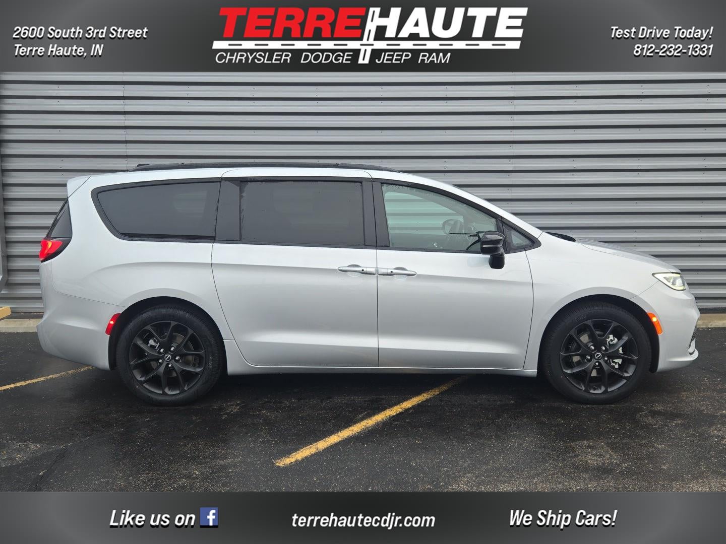 2026 Chrysler Pacifica Select