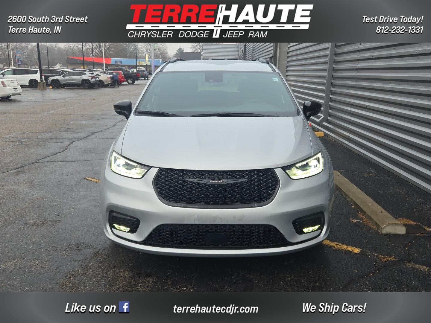 2026 Chrysler Pacifica Select