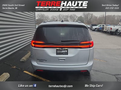 2026 Chrysler Pacifica Select