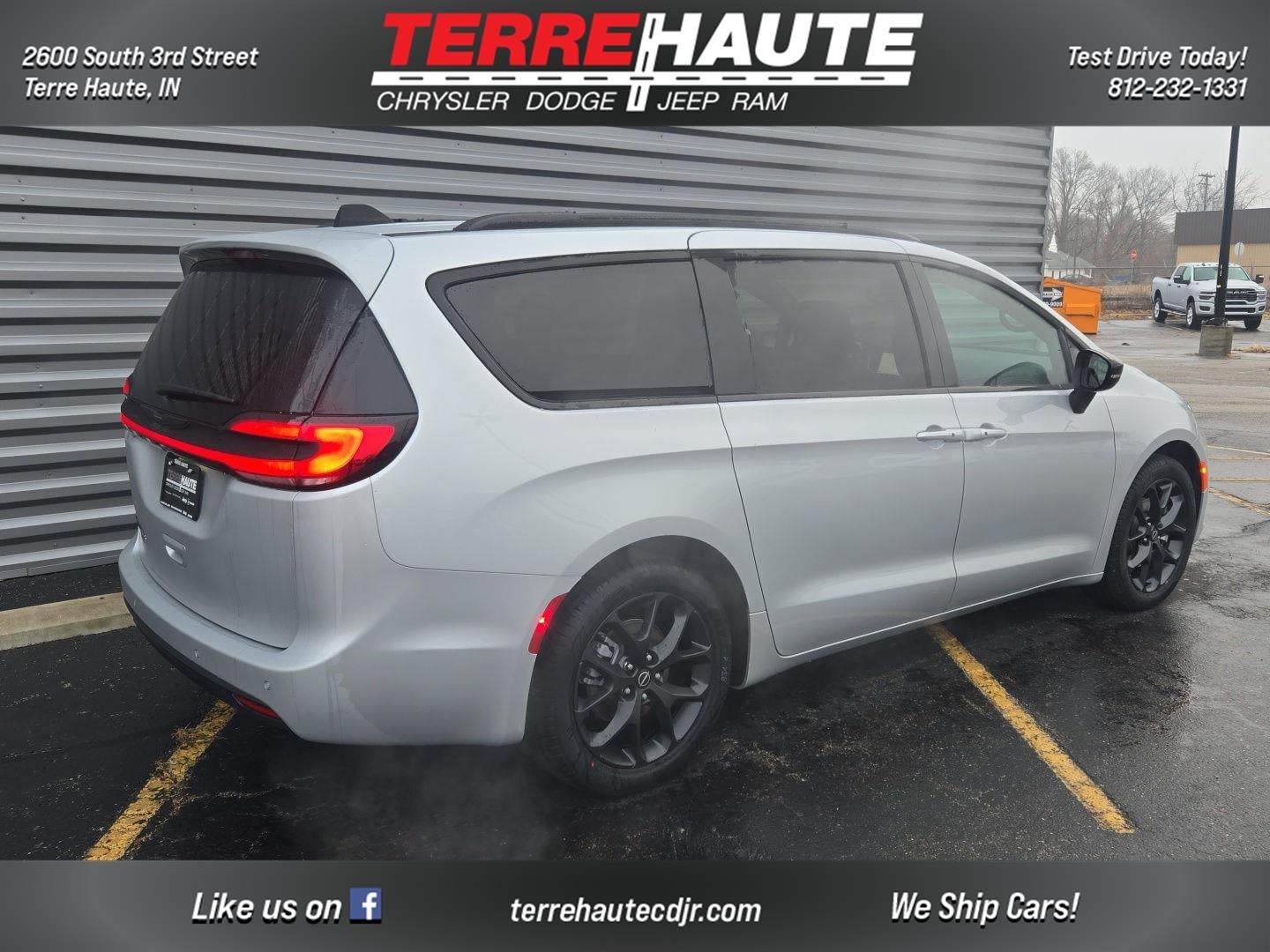 2026 Chrysler Pacifica Select