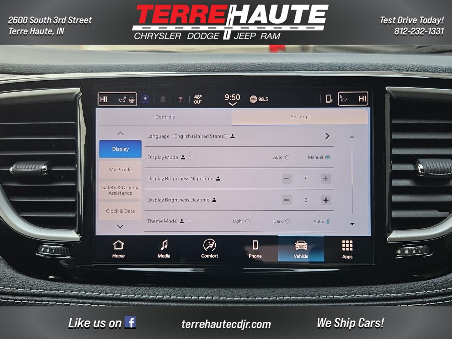 2026 Chrysler Pacifica Select