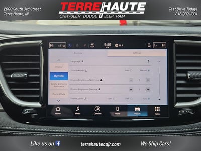 2026 Chrysler Pacifica Select