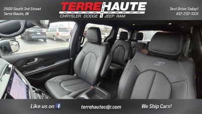 2026 Chrysler Pacifica Select